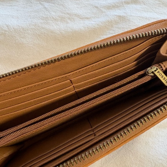 Fossil Brown Leather 3D Flowers Zip Around Wallet - Picture 7 of 13